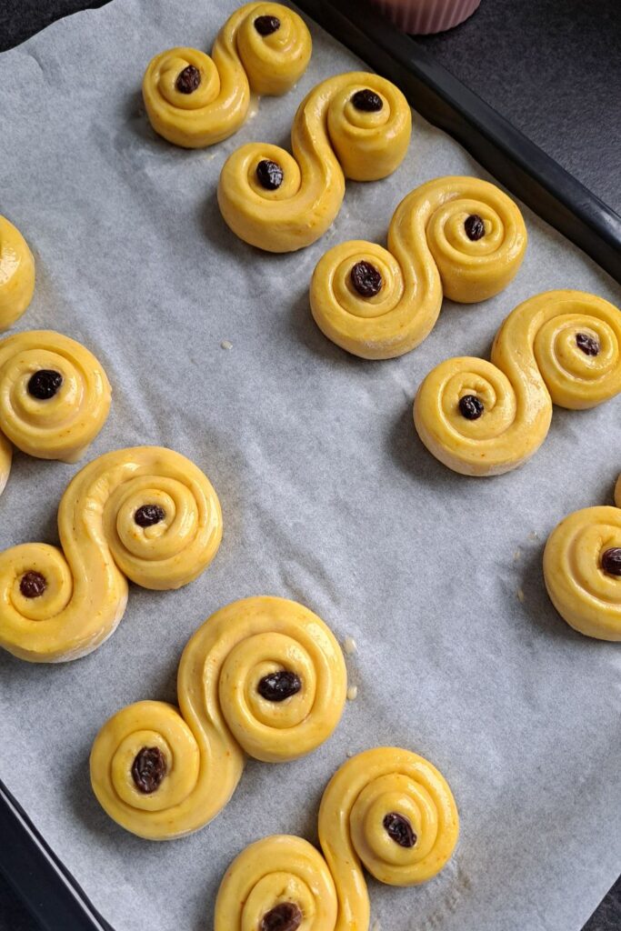 Lussekatter, Swedish saffron buns