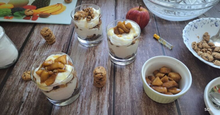 Apple crumble parfait