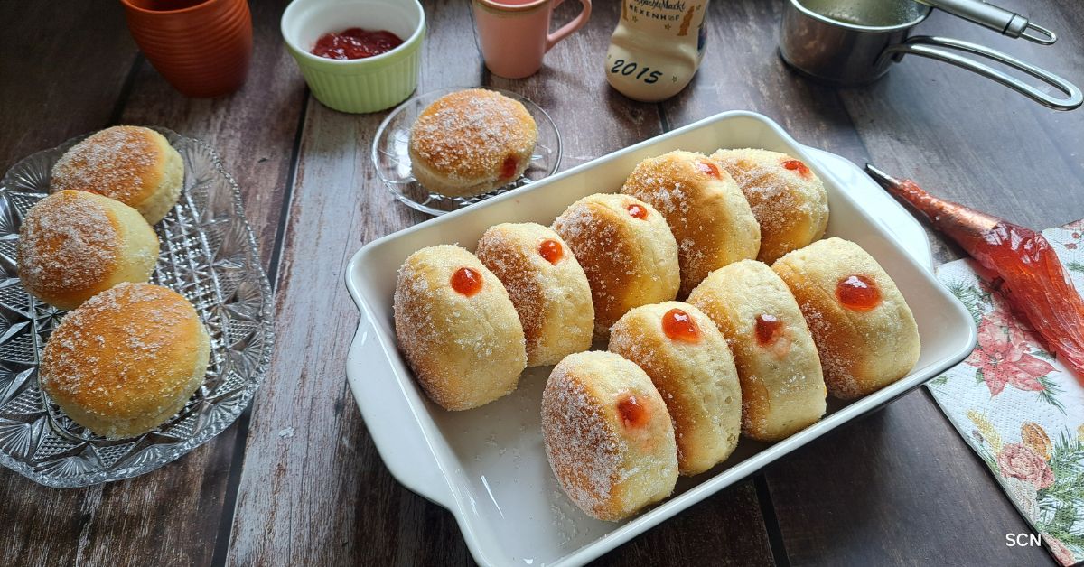 Pączki (Polish Donuts)