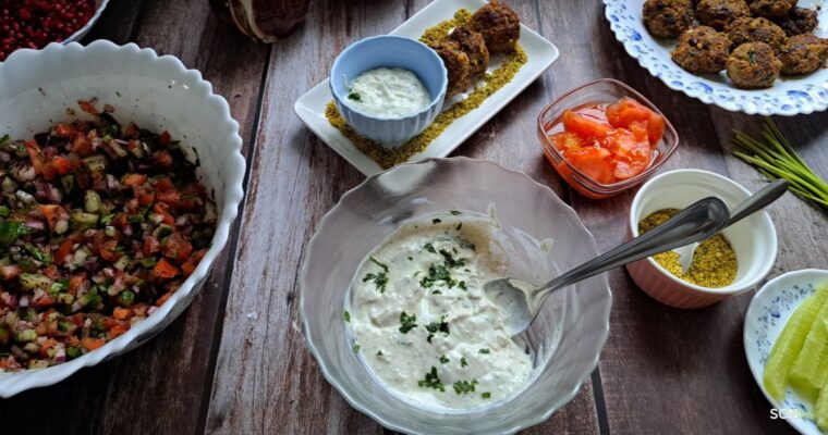 Roasted Garlic Yoghurt Dip