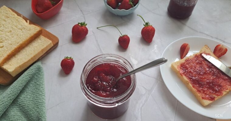 Strawberry Jam (with Syltsocker)